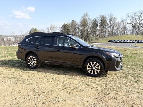 Certified 2025 Subaru Outback Premium AWD/4WD image 7