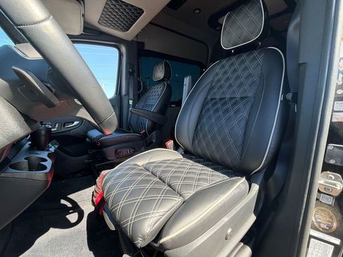 Used 2023 Mercedes-Benz Sprinter 3500 image 15