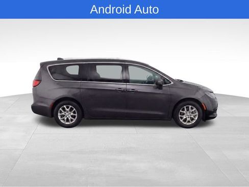 Used 2023 Chrysler Voyager LX image 8
