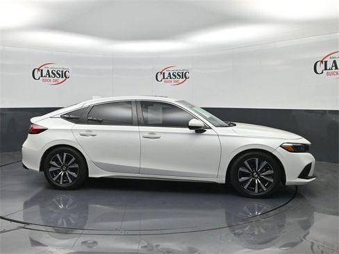 Used 2024 Honda Civic EX-L image 6