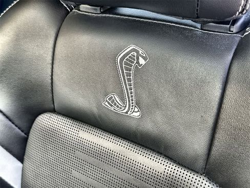 Used 2022 Ford Mustang Shelby GT500 w/ Technology Package image 11