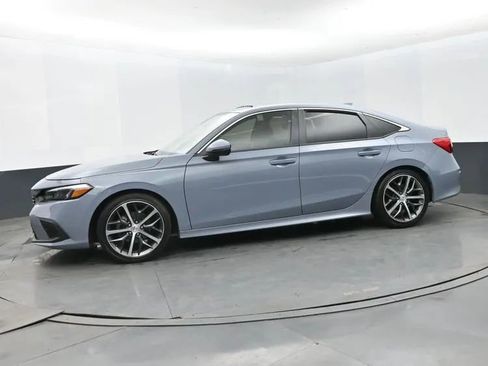 Used 2024 Honda Civic Touring image 5
