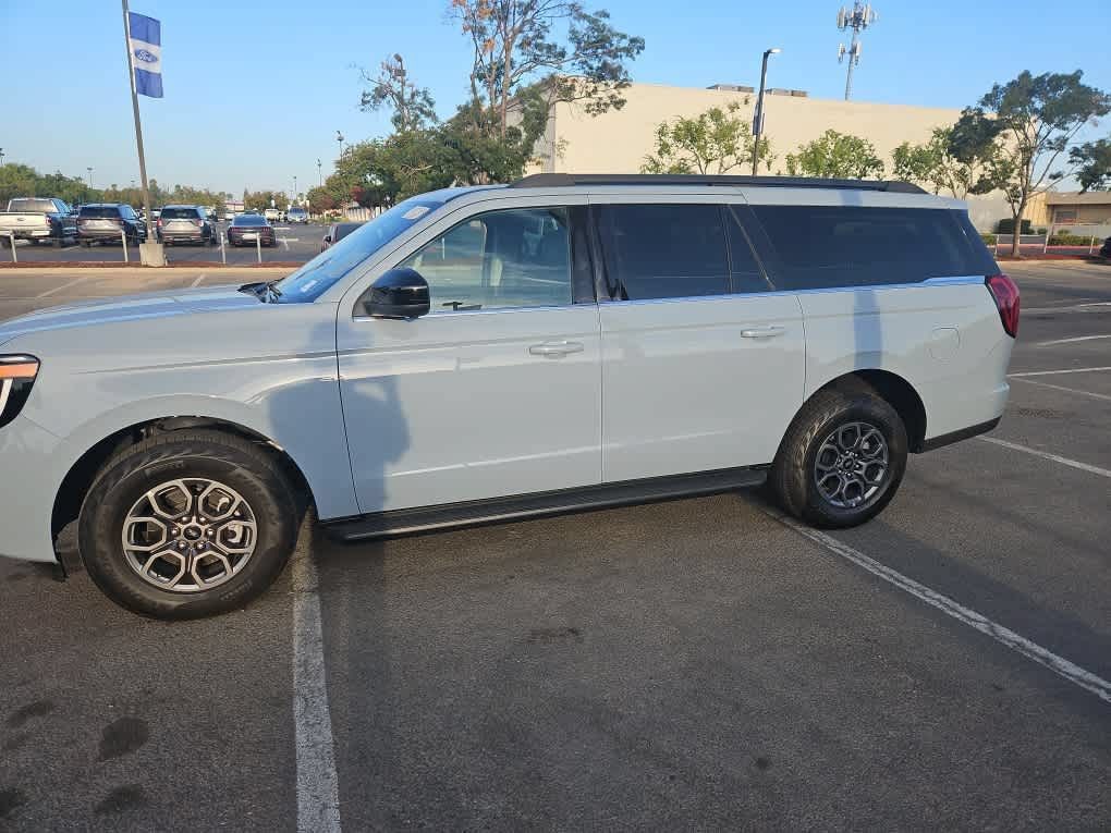 Certified 2025 Ford Expedition Max Active RWD image 4