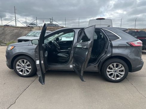 Used 2022 Ford Edge Titanium AWD/4WD image 4