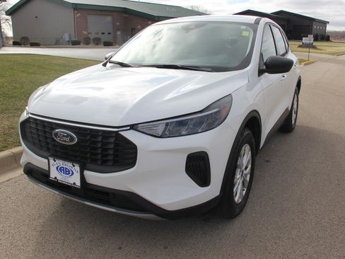 Used 2025 Ford Escape Active AWD/4WD image 1