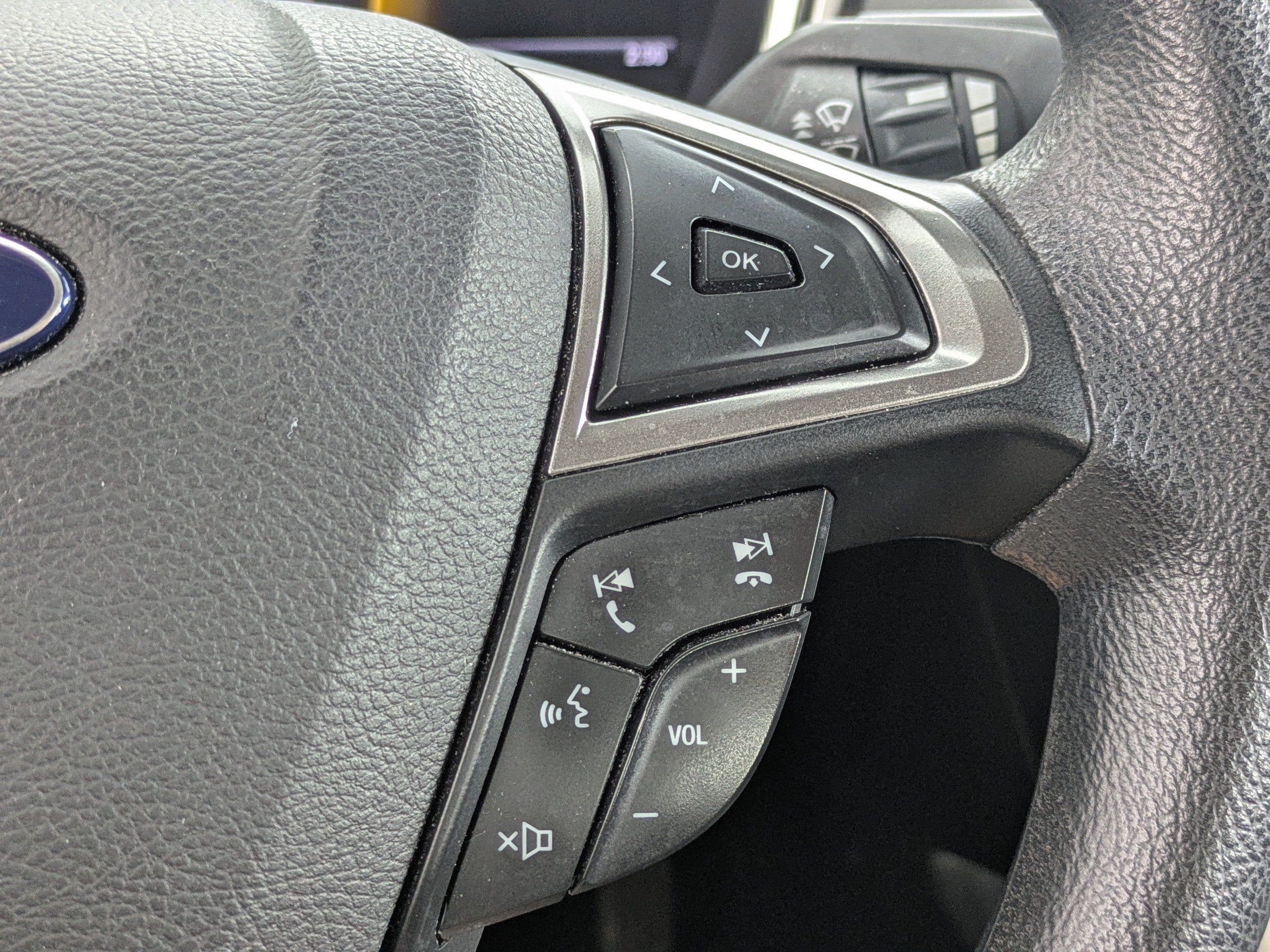 Used 2017 Ford Fusion SE w/ Fusion SE Technology Package FWD image 22