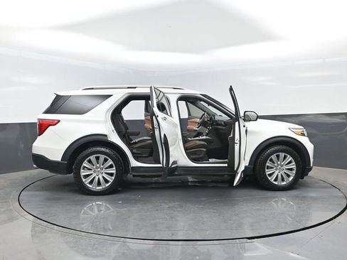 Certified 2023 Ford Explorer King Ranch w/ Technology Package AWD/4WD image 29