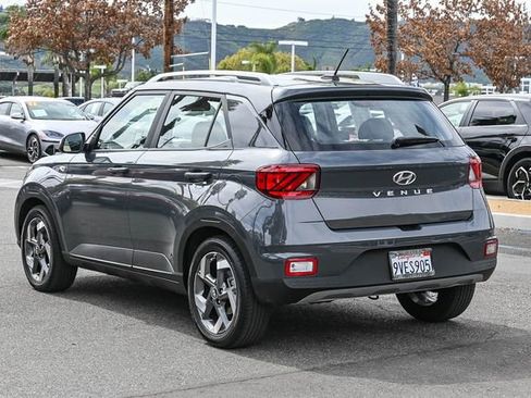 Certified 2025 Hyundai Venue SEL FWD image 7