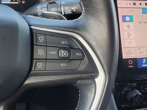 Used 2022 Jeep Grand Cherokee L Limited image 25