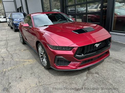 Used 2025 Ford Mustang GT Premium RWD image 7