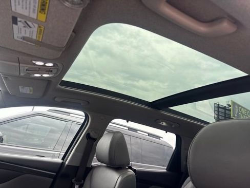 Used 2020 Hyundai Santa Fe Limited AWD/4WD image 11
