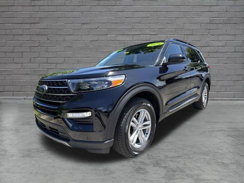 Used 2024 Ford Explorer XLT w/ Equipment Group 202A AWD/4WD image 3