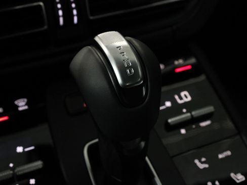 New 2026 Porsche Macan AWD/4WD image 33