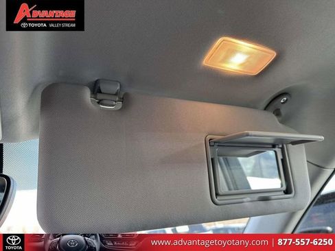 Used 2022 Toyota Highlander XLE image 38