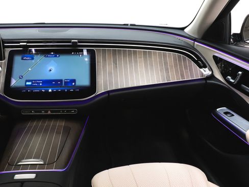 Used 2025 Mercedes-Benz E 350 4MATIC Sedan image 23