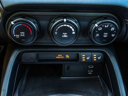 Used 2024 MAZDA MX-5 Miata Club image 21