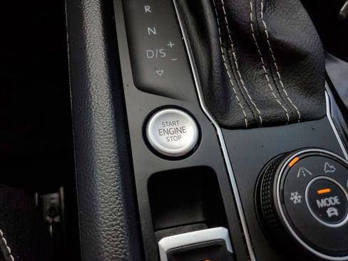 Used 2022 Volkswagen Atlas Cross Sport SE image 25