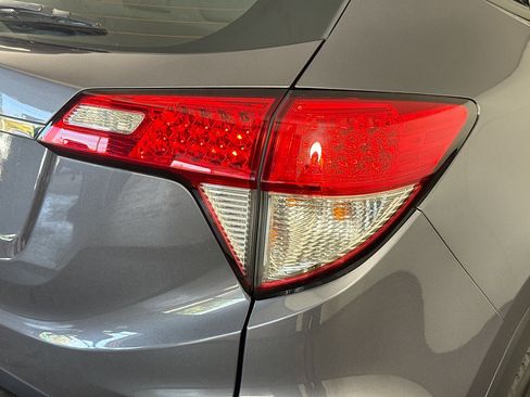 Used 2019 Honda HR-V LX image 33