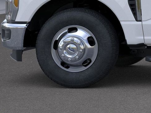 New 2026 Ford F350 XLT image 19