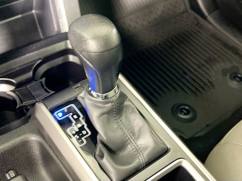 Used 2022 Toyota Tacoma SR5 w/ Technology Package image 24