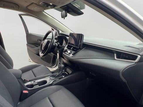 Used 2025 Toyota Corolla LE FWD image 11