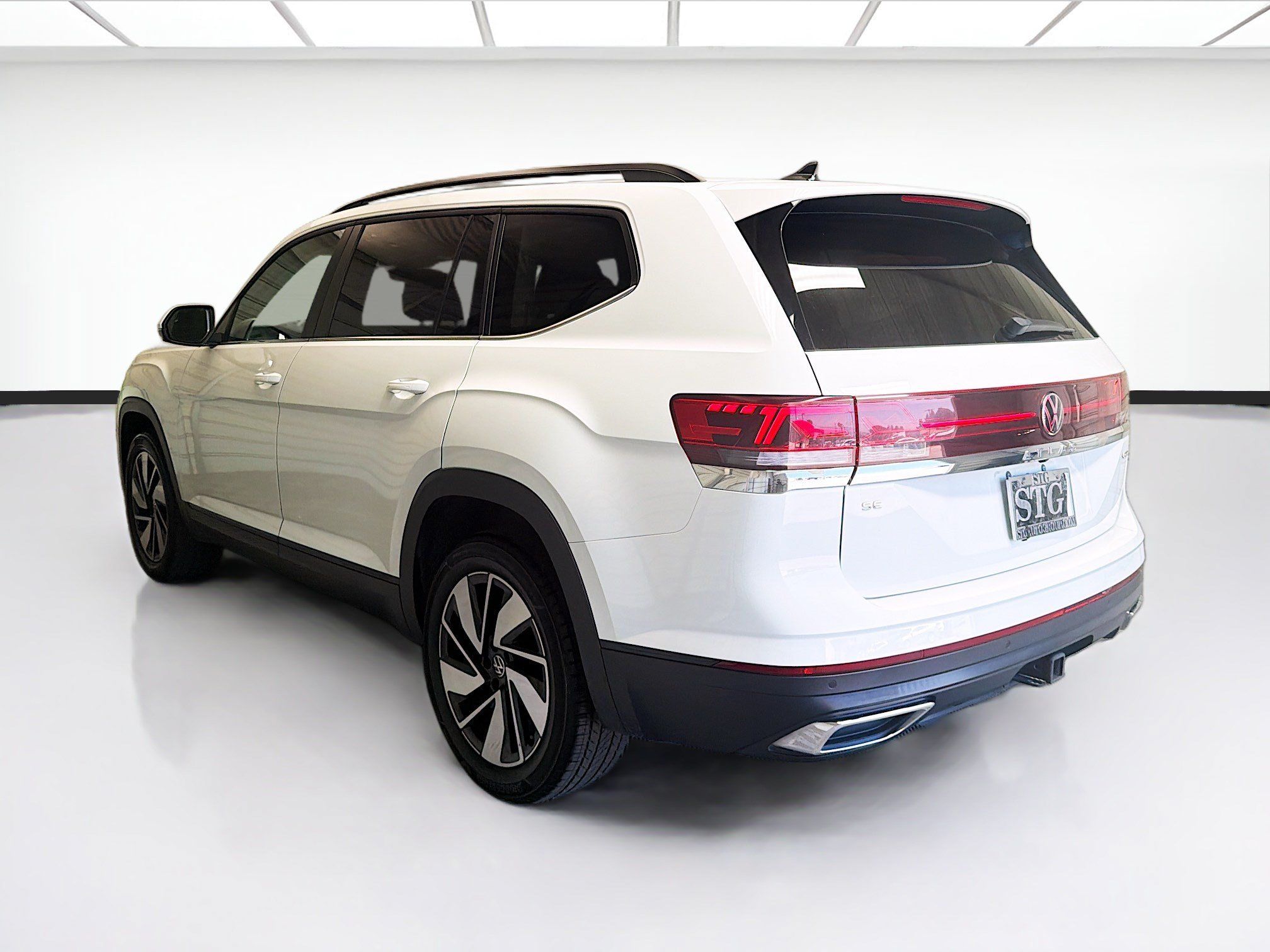 Used 2024 Volkswagen Atlas SE AWD/4WD image 6