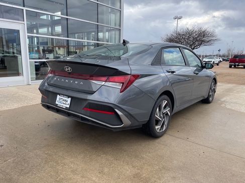 Used 2025 Hyundai Elantra Sport w/ Cargo Package image 5