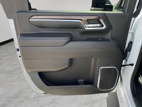 Used 2024 Chevrolet Silverado 3500 LT w/ Convenience Package image 17