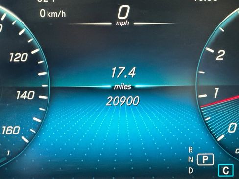 Certified 2022 Mercedes-Benz GLC 300 w/ Premium Package Lite image 25