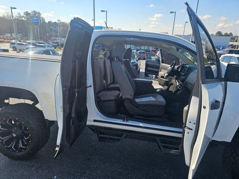 Used 2016 Chevrolet Colorado W/T image 14