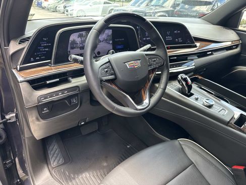 Used 2024 Cadillac Escalade ESV Premium Luxury AWD/4WD image 25