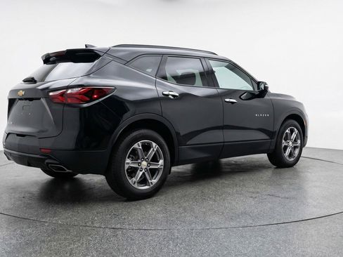 Used 2025 Chevrolet Blazer LT image 9