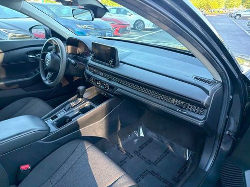 Used 2025 Honda Accord LX image 8