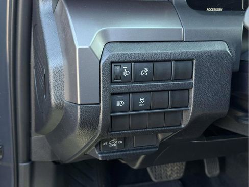 Used 2025 Toyota Tacoma TRD Off-Road AWD/4WD image 18