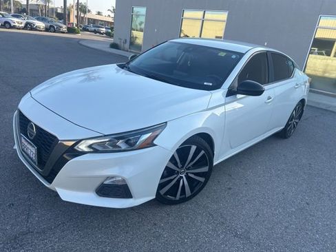 Used 2020 Nissan Altima 2.5 SR image 2