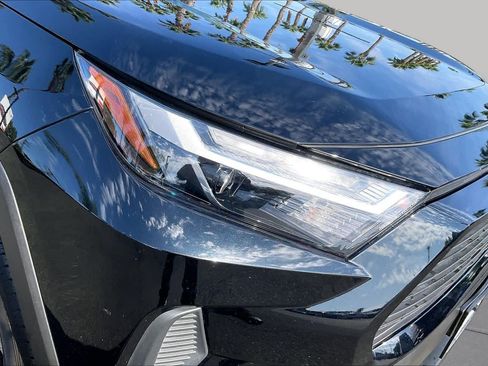Certified 2025 Toyota RAV4 XLE AWD/4WD image 27