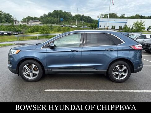 Used 2019 Ford Edge SEL w/ Equipment Group 201A AWD/4WD image 2