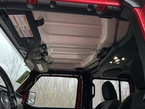 Used 2021 Jeep Wrangler Unlimited Sahara image 17