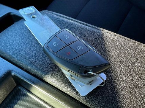 Used 2024 Chevrolet Silverado 2500 LT w/ Convenience Package image 10