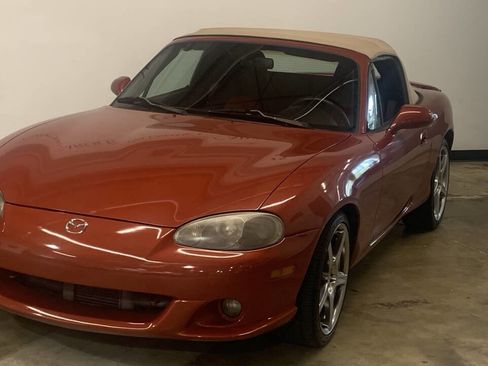 Used 2004 MAZDA MX-5 Miata MAZDASPEED RWD image 3