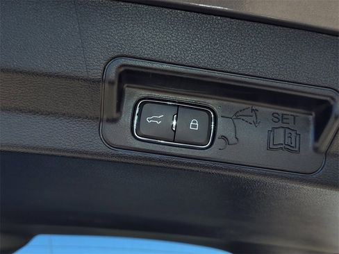 Used 2021 Ford Explorer Limited w/ Hybrid Equipment Group 310A image 34