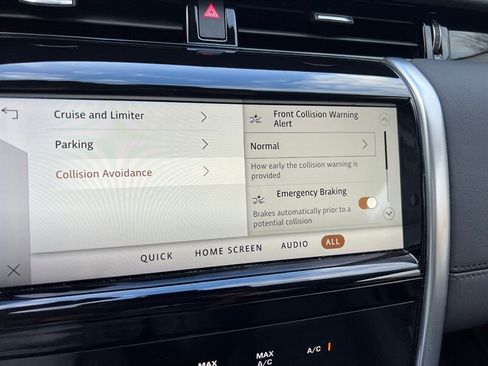 Used 2023 Land Rover Discovery Sport S image 39