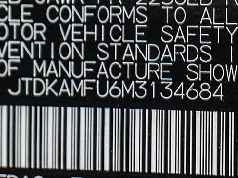 Used 2021 Toyota Prius LE FWD image 26