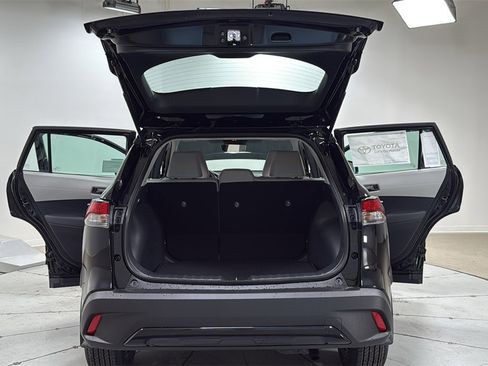 New 2026 Toyota Corolla Cross L image 16