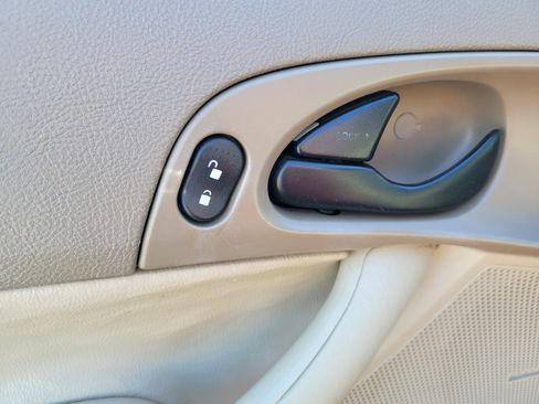 Used 2007 Ford Focus SES image 19