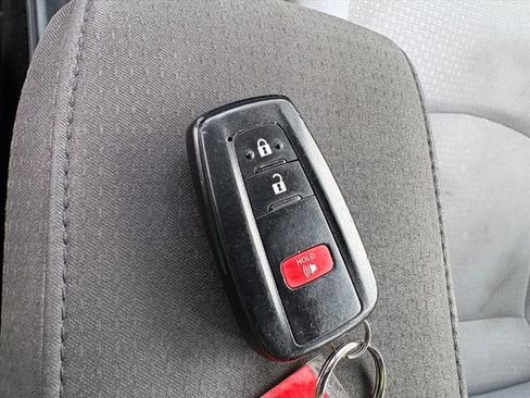 Used 2020 Toyota Prius LE image 22