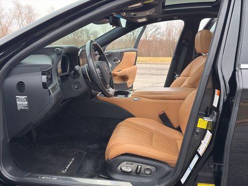 Used 2023 Lexus LS 500 Luxury w/ Luxury Package image 14