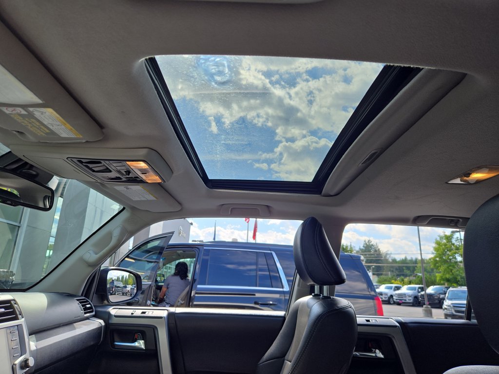 Used 2021 Toyota 4Runner SR5 Premium w/ Moonroof Package AWD/4WD image 28