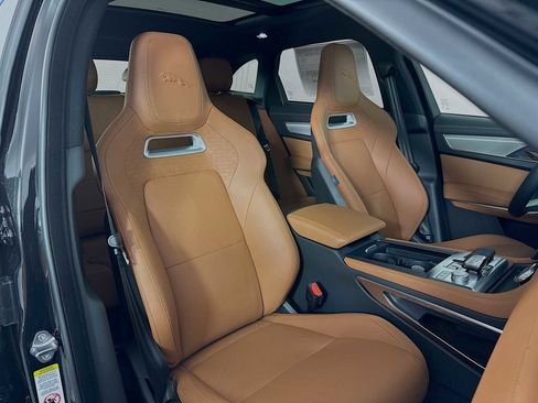 New 2026 Jaguar F-PACE R-Dynamic S image 28