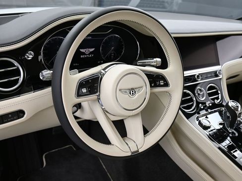 Used 2024 Bentley Continental GT image 17